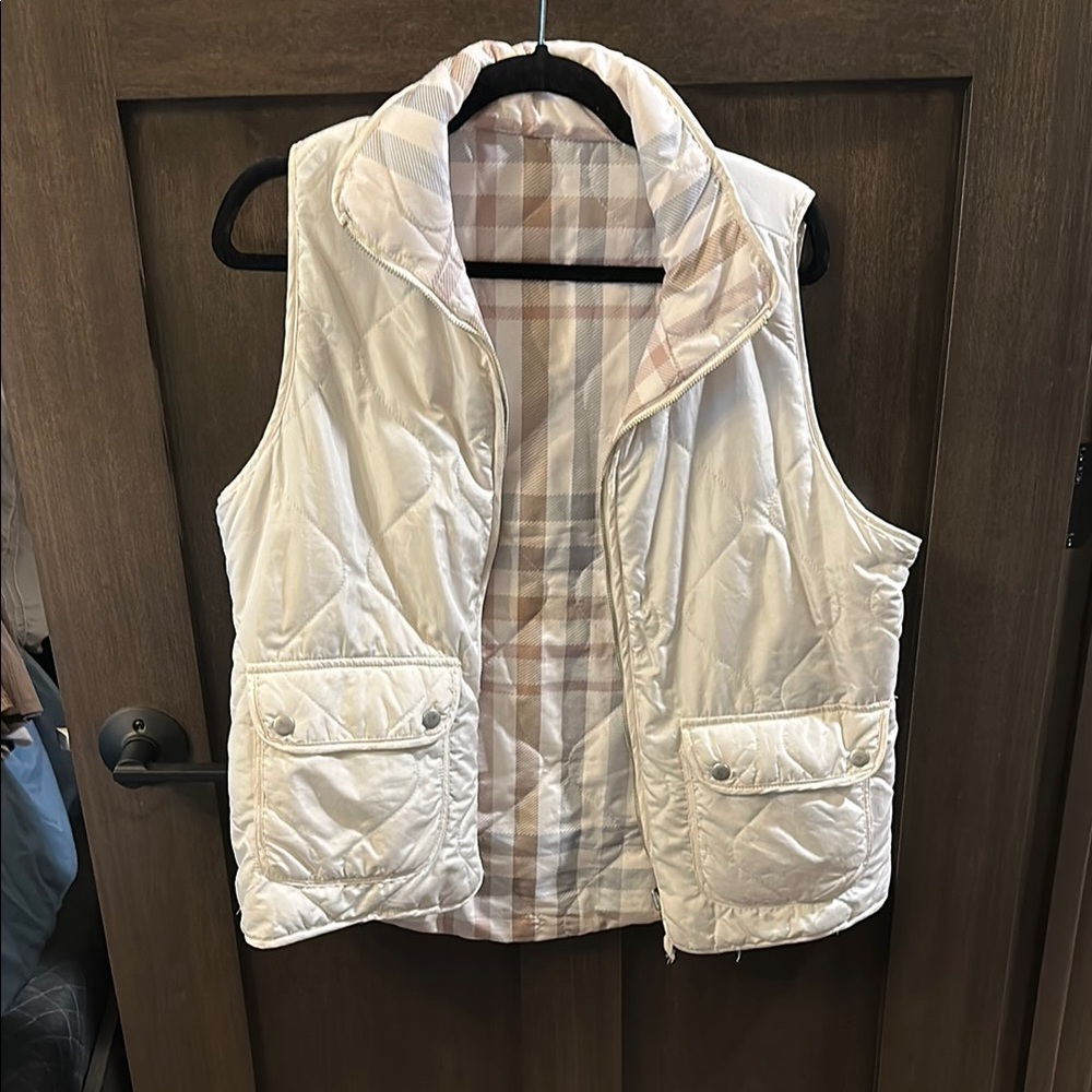Burberry Quilted Vest in Cream
